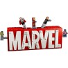 Logotipo MARVEL y minifiguras.